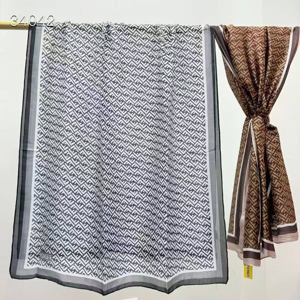 Silk scarf 

40 dhs🇦🇪  
no box

60 dhs🇦🇪 with box

Zain93
♥️♥️♥️