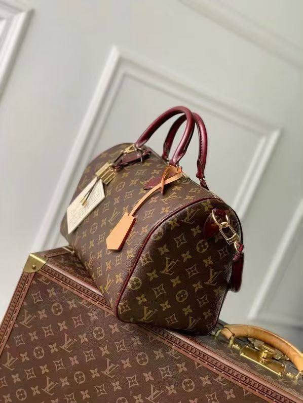 LV
SPEEDY

SIZE 30 cm

For Price 👇 WhatsApp✅
0568585901 
0507557372
0552275751 Owner Zain 👌


Zain274
♥️♥️♥️