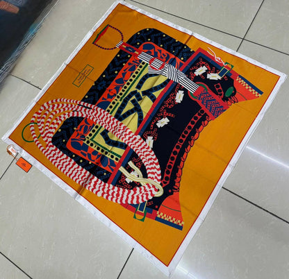 Silk square scarf 
40 dhs🪙💚

Zain93
♥️♥️♥️