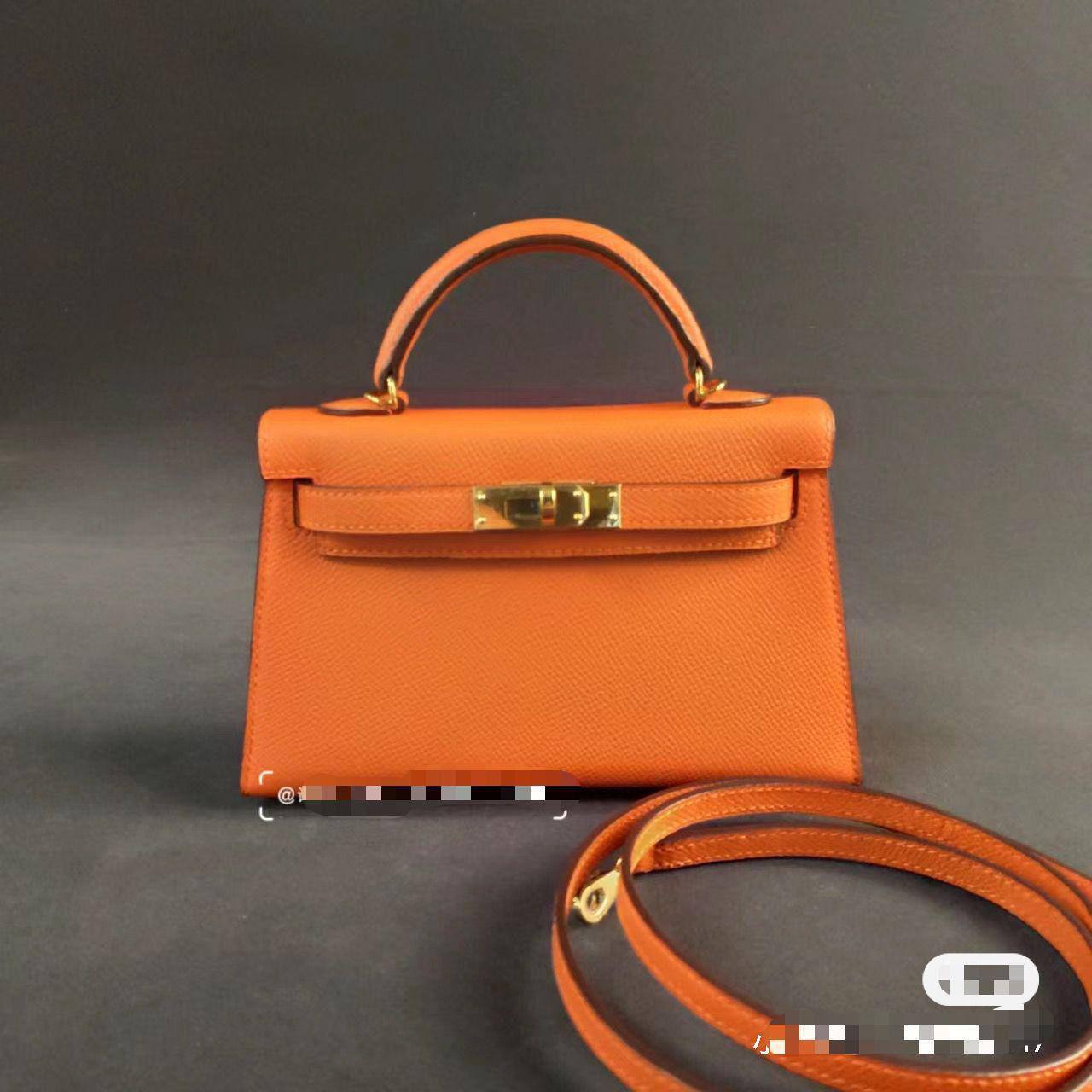 Hermes Killy
1⃣️ First quality +🎁
Size : 20.5 *14 cm
85 dhs❤️
with box🎁

Zain115
♥️♥️♥️
