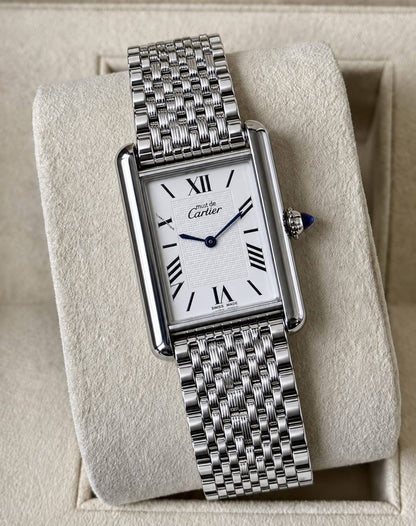 Cartier 

watch unsix (
size36mm) 

good quality 
230 dhs🇦🇪🇦🇪

Zain59
♥️♥️♥️