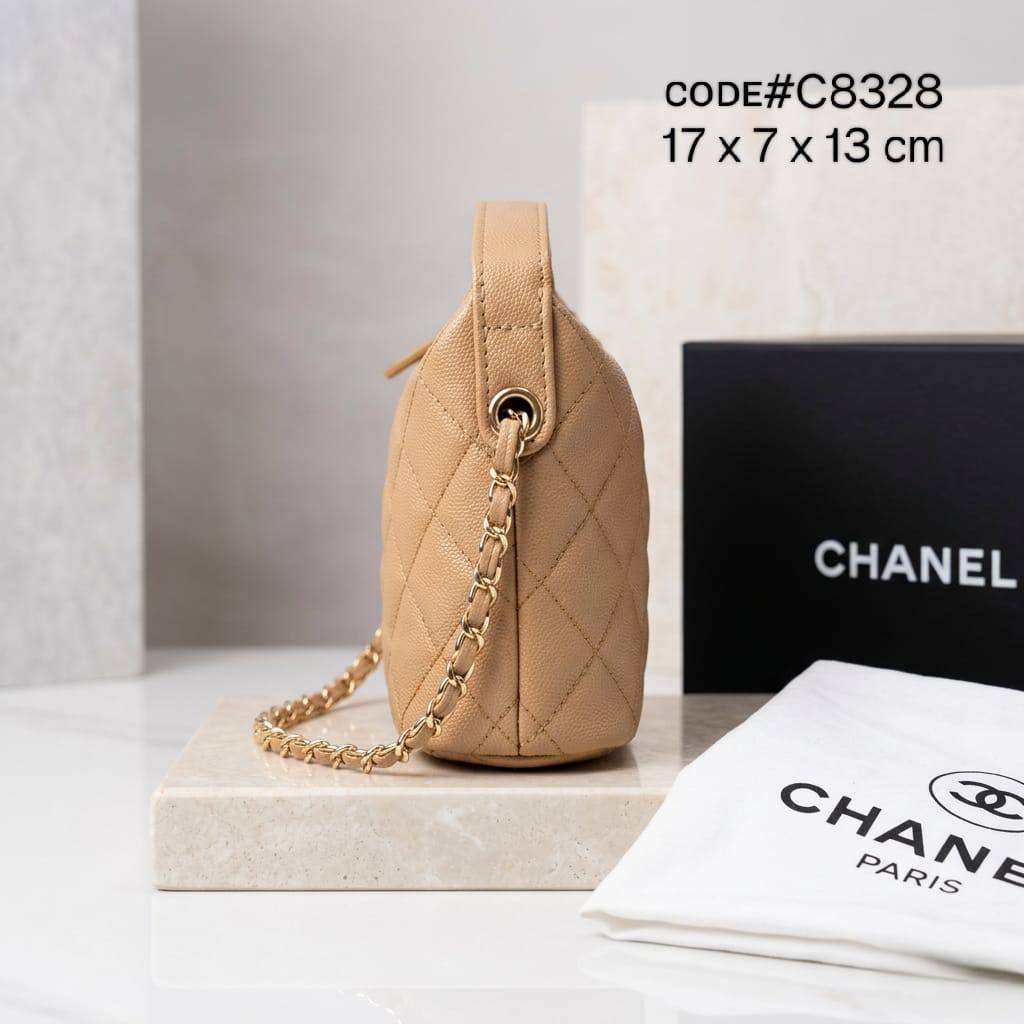 CHANEL ᴍɪɴɪ ʜᴏʙᴏ
ᴄᴀᴠɪᴀʀ ʟᴇᴀᴛʜᴇʀ ᴍᴀᴛᴇʀɪᴀʟ
ᴅᴇᴛᴀᴄʜᴀʙʟᴇ ᴛᴏᴘ ʜᴀɴᴅʟᴇ
ᴡɪᴛʜ ʟᴏɴɢ ᴄʜᴀɪɴ sᴛʀᴀᴘ
sɪᴢᴇ : 17 cm
ᴡɪᴛʜ BOX
🎁🎁🎁

90 dhs✅

Zain31
♥️♥️♥️