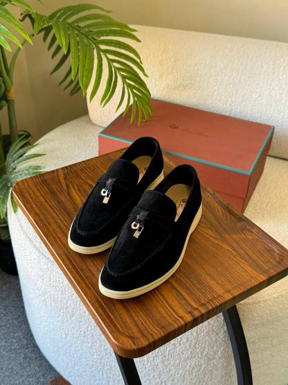 LORA PIANA 
SuperMaster Quality 💯
450 dhs💓
Size:36-41💥

Zain171
♥️♥️♥️