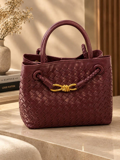 Bottega
New arrival

26cm
without box
100 dhs🇦🇪🇦🇪

Zain118
♥️♥️♥️