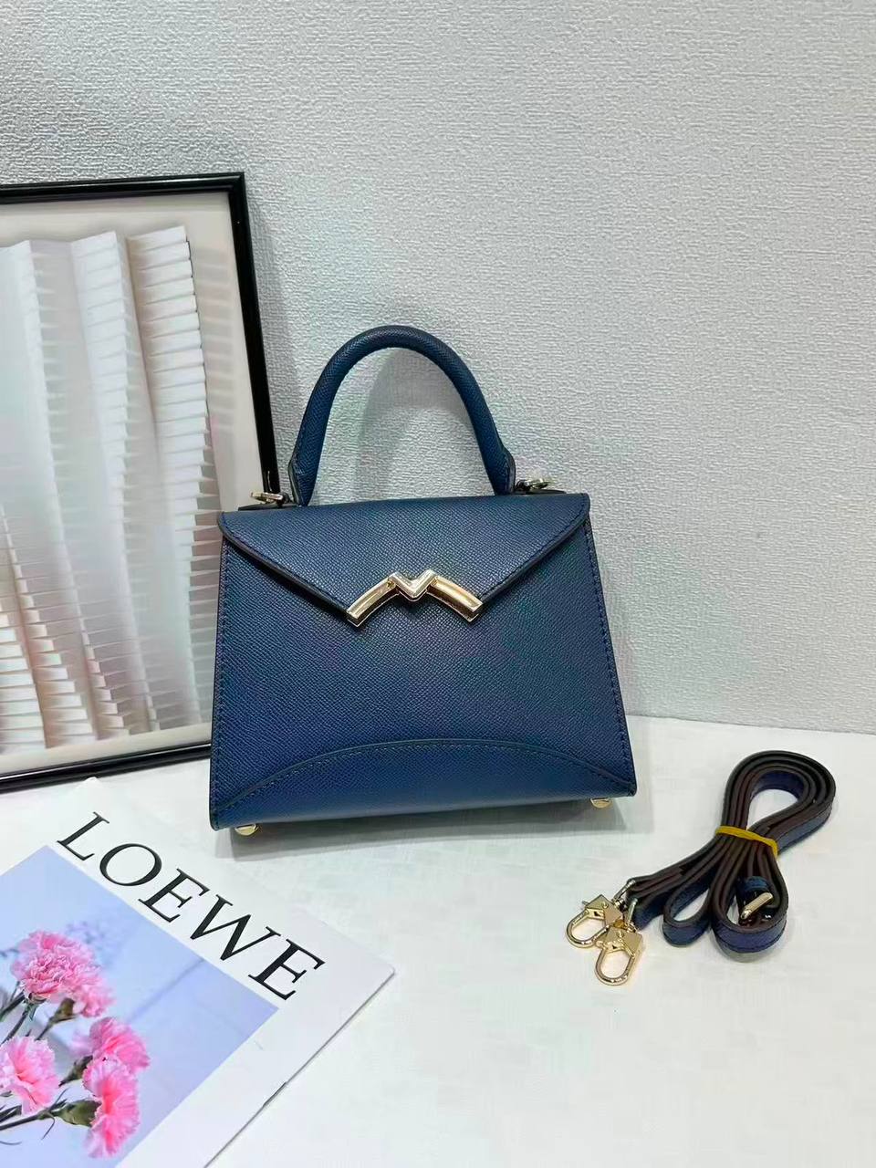 MOYNAT 
GOOD QUALITY WITH BOX 
110 DHS🇦🇪🇦🇪

Zain295
♥️♥️♥️