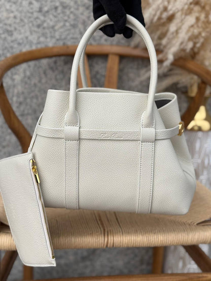 LORO PIANA
26cm
380 dhs🌺
Top quality

Zain167
♥️♥️♥️