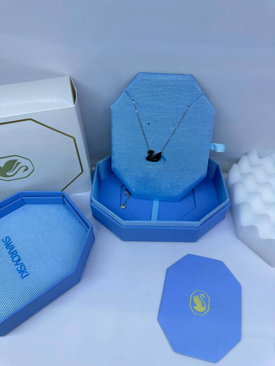 SWAROVSKI 🪿*
Necklace ❣️
Master quality 💯
With normal boxes 🗃️
50 dhs🪙🌨️
With master box 📦 
75 dhs🪙🌨️

Zain216
♥️♥️♥️