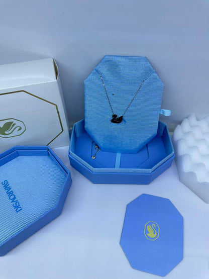 SWAROVSKI 🪿*
Necklace ❣️
Master quality 💯
With normal boxes 🗃️
50 dhs🪙🌨️
With master box 📦 
75 dhs🪙🌨️

Zain216
♥️♥️♥️