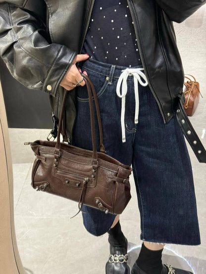 BALENCIAGA 

COPY ONE 

NEW CAME 

160 dhs🪙🌨️

Zain39
♥️♥️♥️