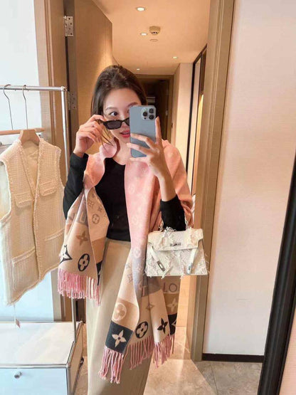 Coming new stock
Winter scarf 
45 dhs🪙🌨️

Zain93
♥️♥️♥️