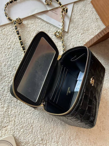 Chanel 💕🙋🏻‍♀️
Master✅✅
16cm🫶🏼🫶🏼 
290 dhs🇦🇪🇦🇪

Zain297
♥️♥️♥️