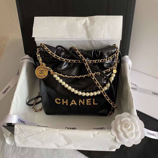 Chanel
75 dhs❤️
With box

Zain219
❤️❤️❤️