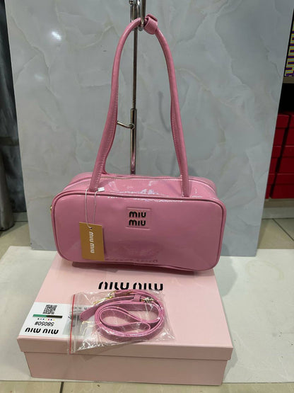 Dior - Miu Miu

With box 
🎁🎁🎁

85 dhs💓

Zain136
♥️♥️♥️