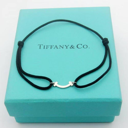 TIFFANY ROPE
BRACELET 
MASTER✨💫
30 DHS✅
WITH BOX AND PAPER BAG🎁🛍️

Zain89
♥️♥️♥️
