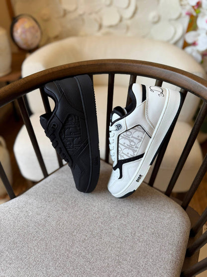 DIOR 
*AAA quality*
*size:40 to 46*
450 dhs✅

Zain185
♥️♥️♥️