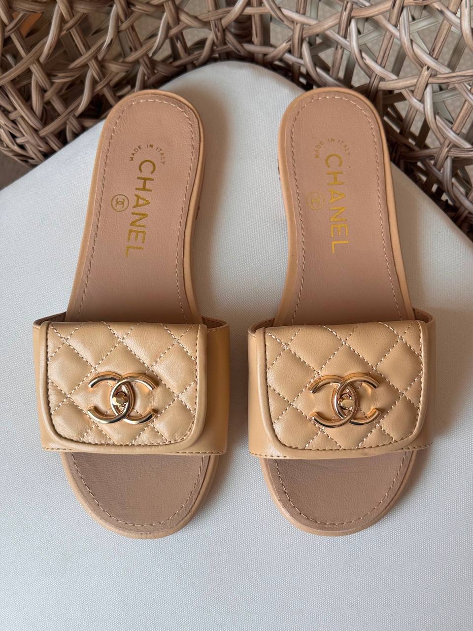 CHANEL 
✨ Collection
👠 36–41
💎 Premium Quality
🔥 Super Master
450 dhs🇦🇪🇦🇪

Zain198
♥️♥️♥️
