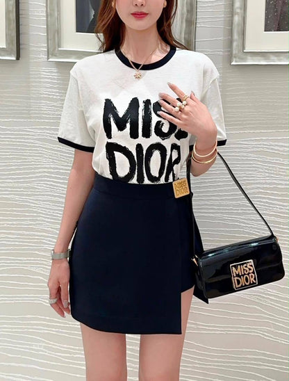 Miss dior

With box 
70 dhs🇦🇪

Zain17
♥️♥️♥️