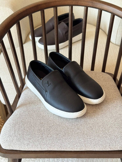 LV Pacific loafer

AAA quality
size: 40 to 46
530 dhs🇦🇪🇦🇪

Zain185 
♥️♥️♥️