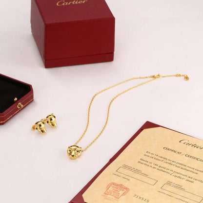 Cartier ❤️‍🔥*
Necklace ✨
Earring 💥
Master quality 💯
With normal boxes 🗃️ 
110 dhs✅
With master box 📦 
150 dhs✅

Zain216
♥️♥️