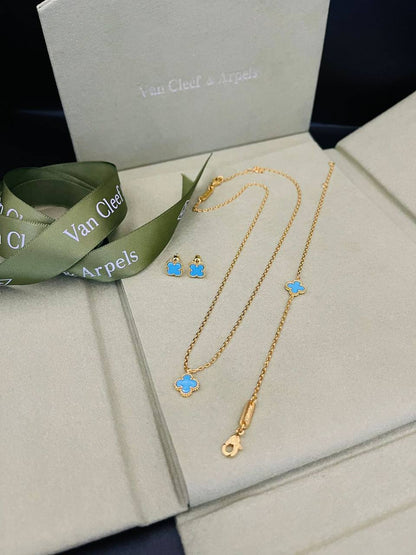 125 DHS🌺 SET 💫✨
VCA SET MASTER
NECKLACE 
BRACELET 
EARRINGS

WITH GOOD BOX AND PAPER BAG🛍️🎁

Zain89
♥️♥️♥️
