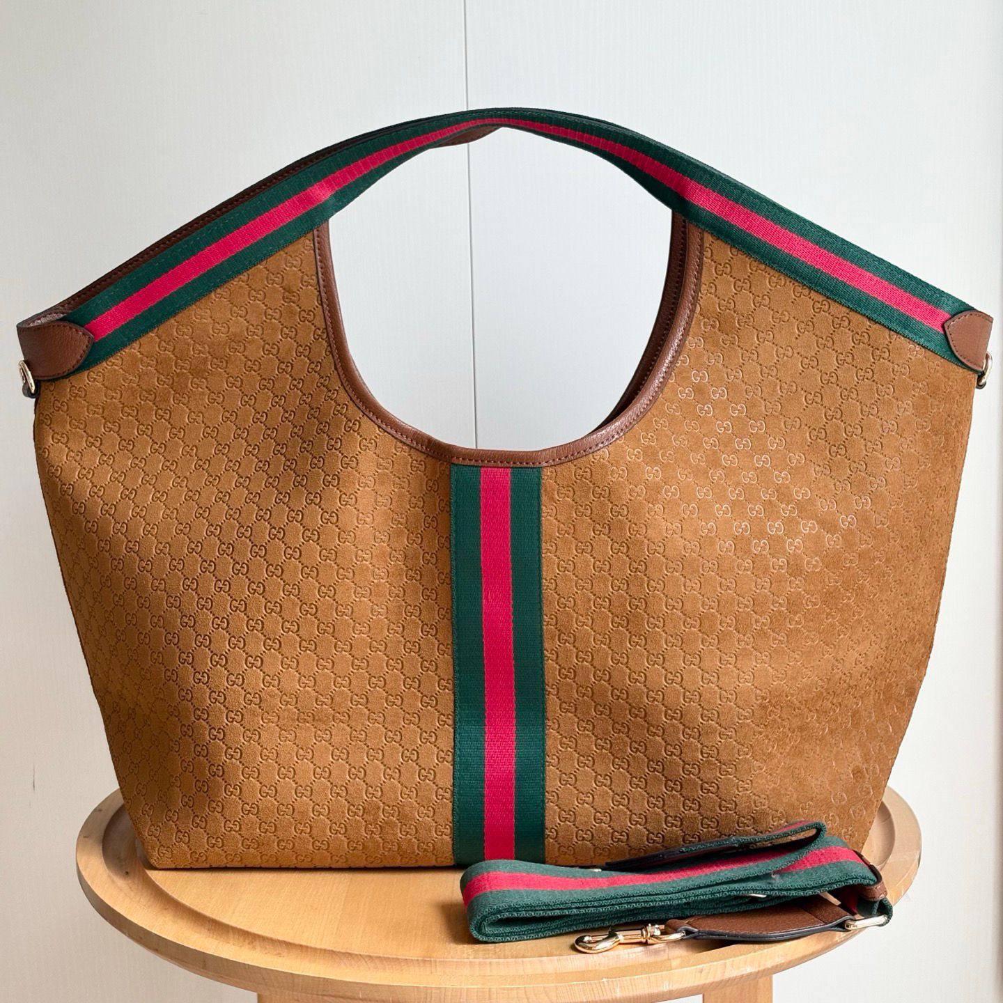 Gucci
Master
280 dhs❣️

Zain39
♥️♥️♥️