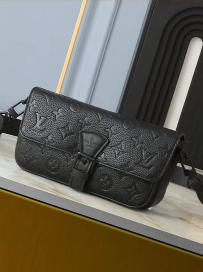 Mixed brands
Gucci
LV
Chanel
Fendi
Hermes

120 dhs🇦🇪🇦🇪

Zain10
♥️♥️♥️