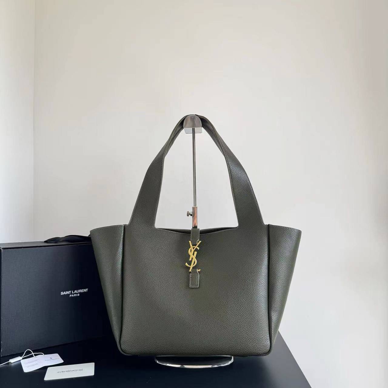 YSL Master
        30Cm
250 dhs🗽

Zain131
♥️♥️♥️