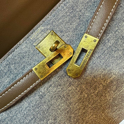 HERMES 
NEW CAME MEDIUM SIZE GOOD QUALITY  
WITH BOX 
🎁🎁🎁

95 dhs🪙🌨️

Zain39
♥️♥️♥️