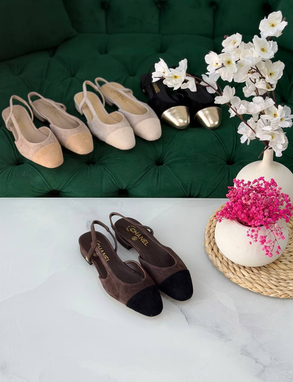 Chanel 

Vip quality 

Size:36 to 41
430 dhs🇦🇪🇦🇪

Zain113
♥️♥️♥️
