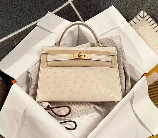 NEW✨HERMES✨
SUPER MASTER QUALITY🫶
WITH FULL PACKAGING🎁
SIZE::✨19CM✨
1250 dhs🪙💚

Zain255
♥️♥️♥️