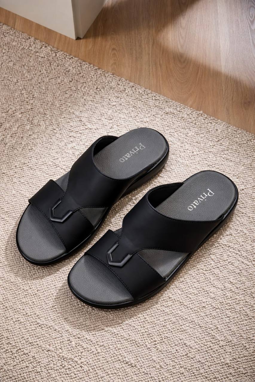 slippers for men good quality  with box and paper bag size available (40to46) 6to12) 
180 dhs❣️

Zain59
♥️♥️♥️