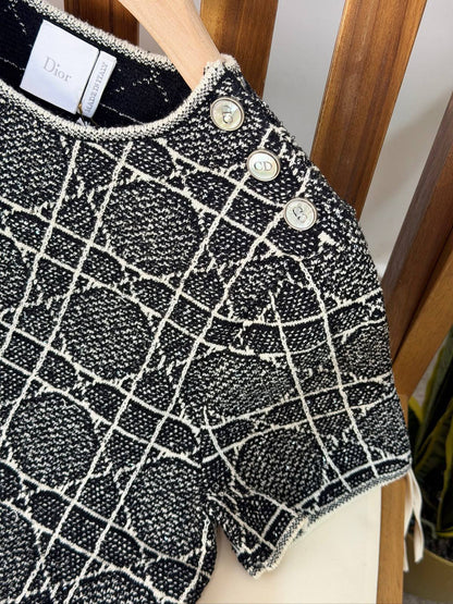 ❤️‍🔥✨DIOR NEW ❤️‍🔥✨
    ✨VIP QUALITY ✨
Size : 36-38-40-42
790 dhs🇦🇪🇦🇪

Zain287
♥️♥️♥️