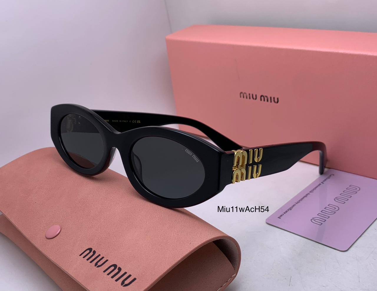 Miu Miu

master quality 
180 dhs✅

Zain126
♥️♥️♥️