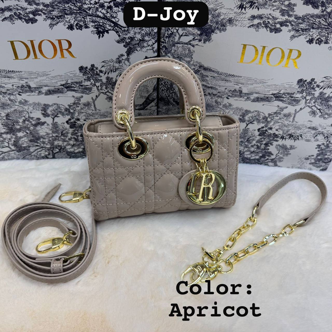 Dior
  𝗗-𝐣𝐨𝐲 𝐦𝐢𝐜𝐫𝐨
𝐰𝐢𝐭𝐡 𝐛𝐨𝐱
𝐩𝐚𝐭𝐞𝐧𝐭 𝐥𝐞𝐚𝐭𝐡𝐞𝐫 
𝐬𝐢𝐳𝐞:17𝐜𝐦
100 dhs🪙🖤

Zain56
♥️♥️♥️
