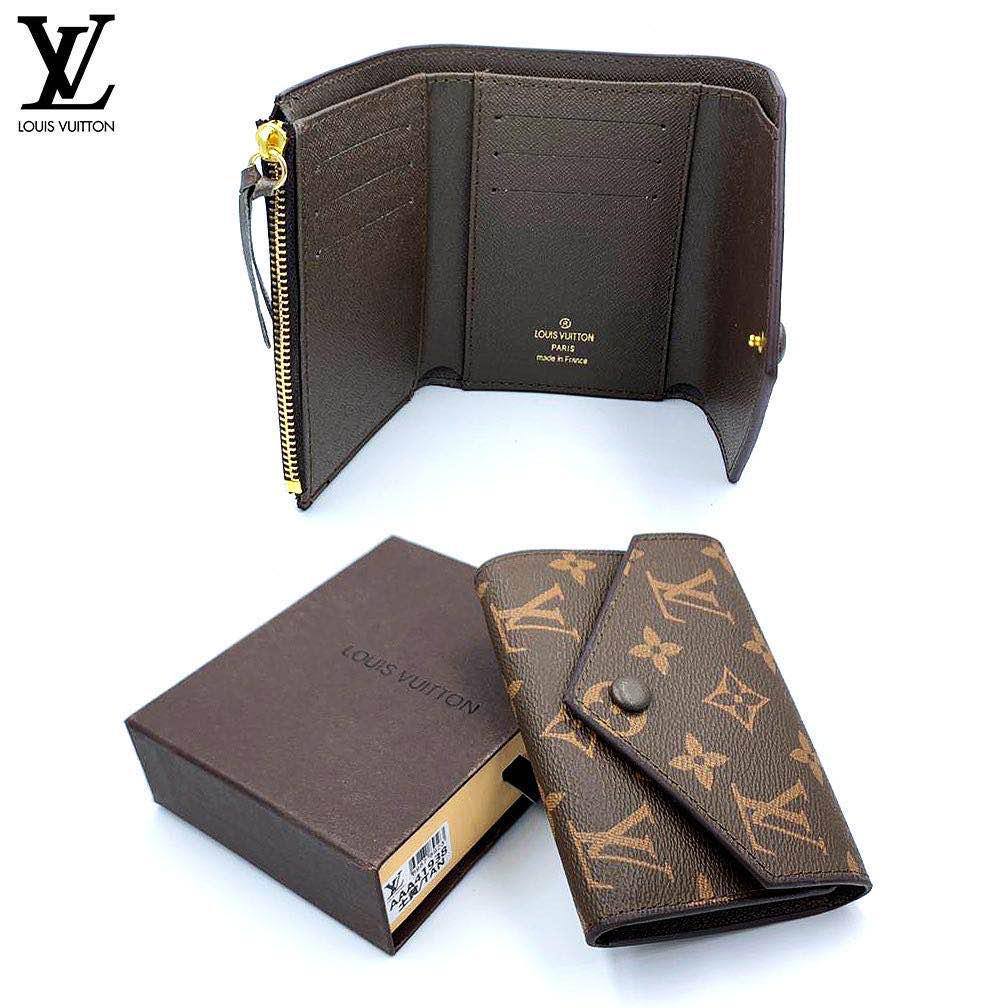 LV -Ladies Wallet

With box 
🎁🎁🎁

30 dhs✅

Zain50
♥️♥️♥️