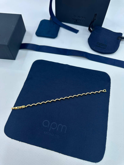 Apm ❤️‍🔥*
Bracelet 🔥
good quality 💯
With normal boxes 🗃️ 
40 dhs✅

With master box 📦 
55 dhs✅

Zain216
♥️♥️♥️