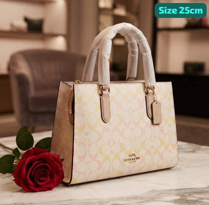 Coach

Best quality

No box’s

90 DHS🇦🇪🇦🇪

size 25cm

Zain158
♥️♥️♥️