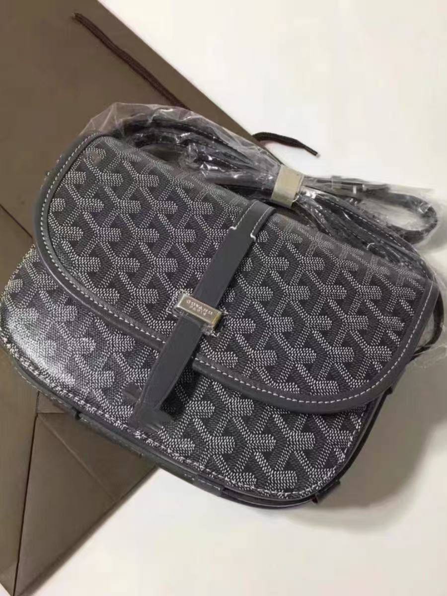 Goyard
100 dhs✅
with box

Zain219
♥️♥️♥️
