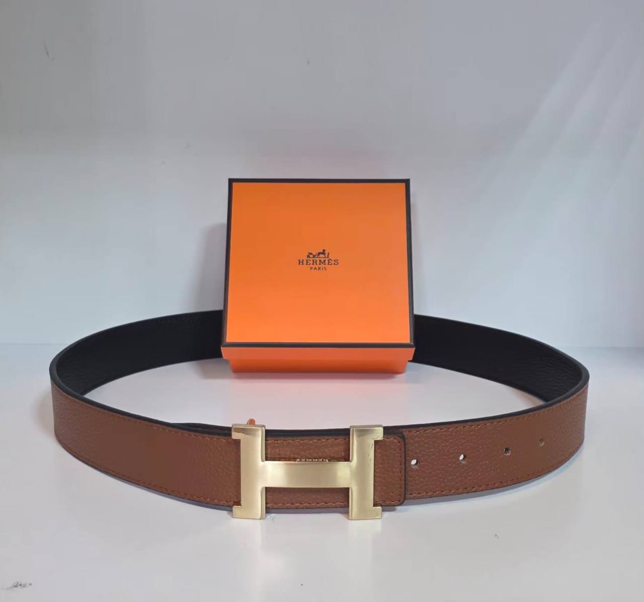 Mens belts 
with box
35 dhs💛

Zain232
♥️♥️♥️