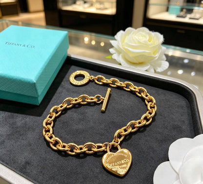 Tiffany Set
Necklace 
Bracelet 
Master quality 🎊

105 dhs🇦🇪🇦🇪
normal box 📦

Zain48
♥️♥️♥️