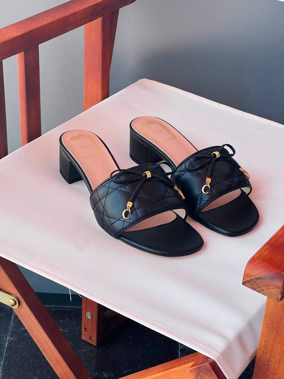 DIOR
Size 36-41
_Super master high quality_🪡
450 dhs🇦🇪🇦🇪

Zain176
♥️♥️♥️
