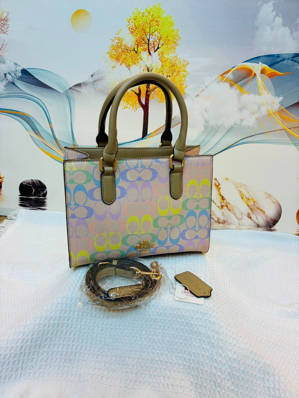 COACH

Best quality 

without box

100 dhs🇦🇪🇦🇪

size 25CM

Zain290
♥️♥️♥️
