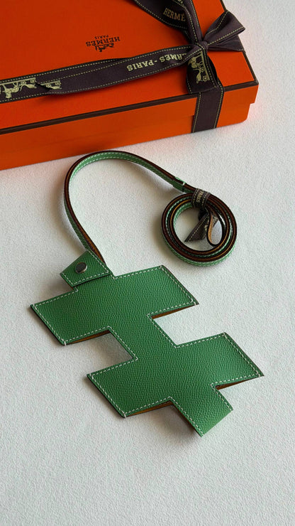 HERMES MOBILE BAG

*Super master quality*
*with complete packing*🎁

550 dhs✅

Zain280
♥️♥️♥️