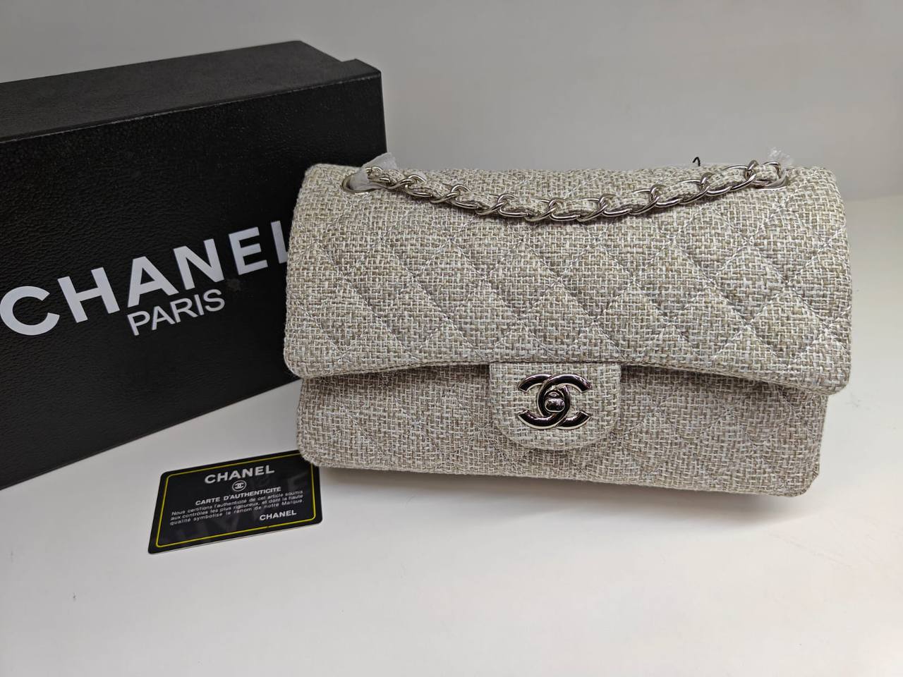 Chanel
120 dhs🇦🇪

with box
🎁🎁🎁

Zain235
♥️♥️♥️