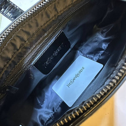 YSL 

NEW CAME GOOD QUALITY 

WITH BOX 🎁🎁🎁

90 dhs👑

Zain39