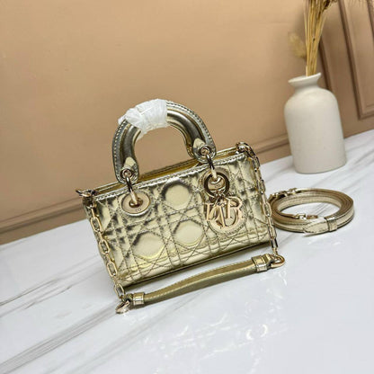 Dior
Master❣️❣️
280 dhs✅

Zain153
♥️♥️♥️
