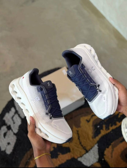 On cloudtilt “midnight Ice, 
Size 36 to 45 , 
230 dhs🪙🌨️

Zain196
♥️♥️♥️
