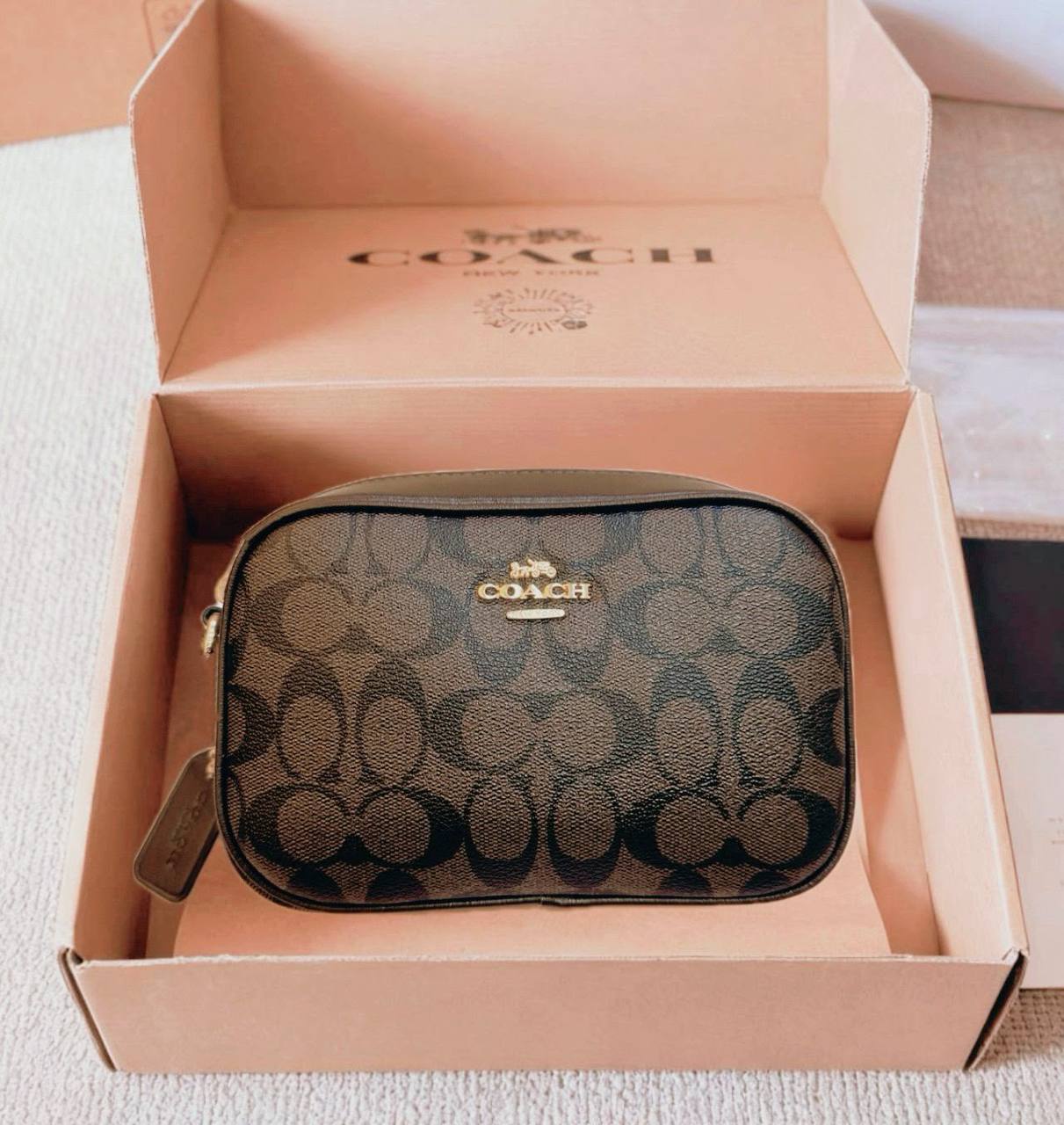 COACH 
HIGH QUALITY 
WITH BOX 
90 dhs💓

Zain295
♥️♥️♥️