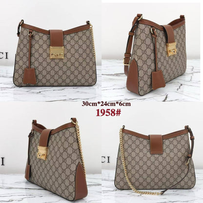 GUCCI 
GOOD QUALITY WITH BOX 
110 dhs🇦🇪🇦🇪

Zain295
♥️♥️♥️