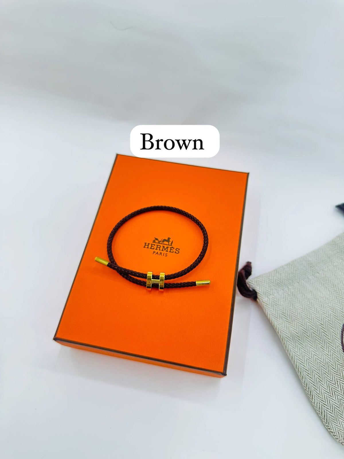 Hermes
Good quality 
Bracelet 
With black boxes
20 dhs🇦🇪🇦🇪

With normal boxes and 
Paper bag
30 dhs🇦🇪🇦🇪

With original boxes
40 dhs🇦🇪🇦🇪

Zain216
♥️♥️♥️